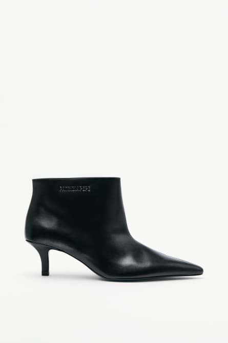 Low Minimal Shape ankle boots in leather, Black, Patrizia Pepe