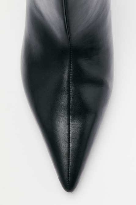 Low Minimal Shape ankle boots in leather, Black, Patrizia Pepe