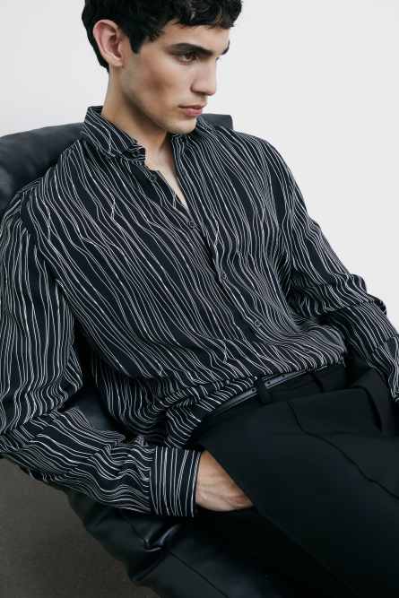 Flowing shirt with graphic viscose print, Black, Patrizia Pepe