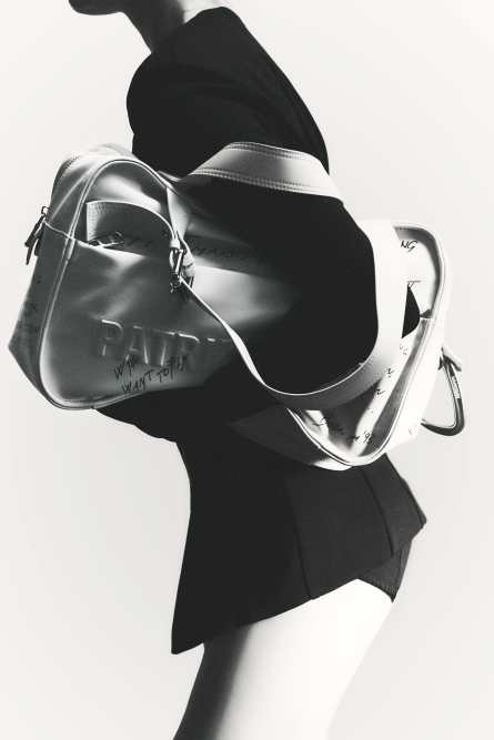 (IM)PERFECTION shopping bag in leather with calligraphic print, White, Patrizia Pepe