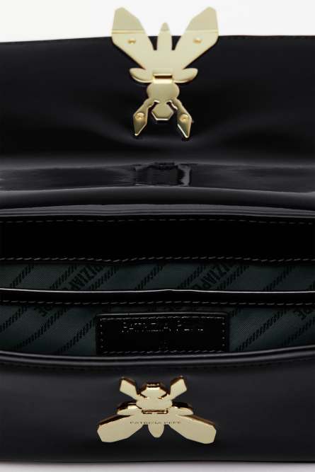 &quot;ESSENTIAL&quot; Fly Schultertasche aus glänzendem Leder, Schwarz, Patrizia Pepe