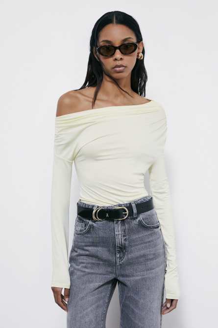 Camiseta drapeada con un solo hombro, Amarillo