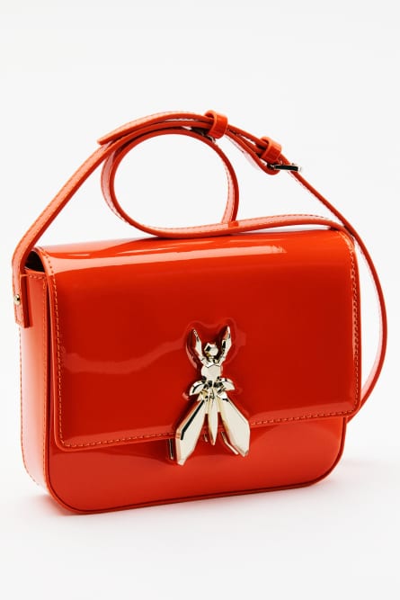 Sac bandouli&egrave;re Essential Fly en cuir verni, Orange, Patrizia Pepe