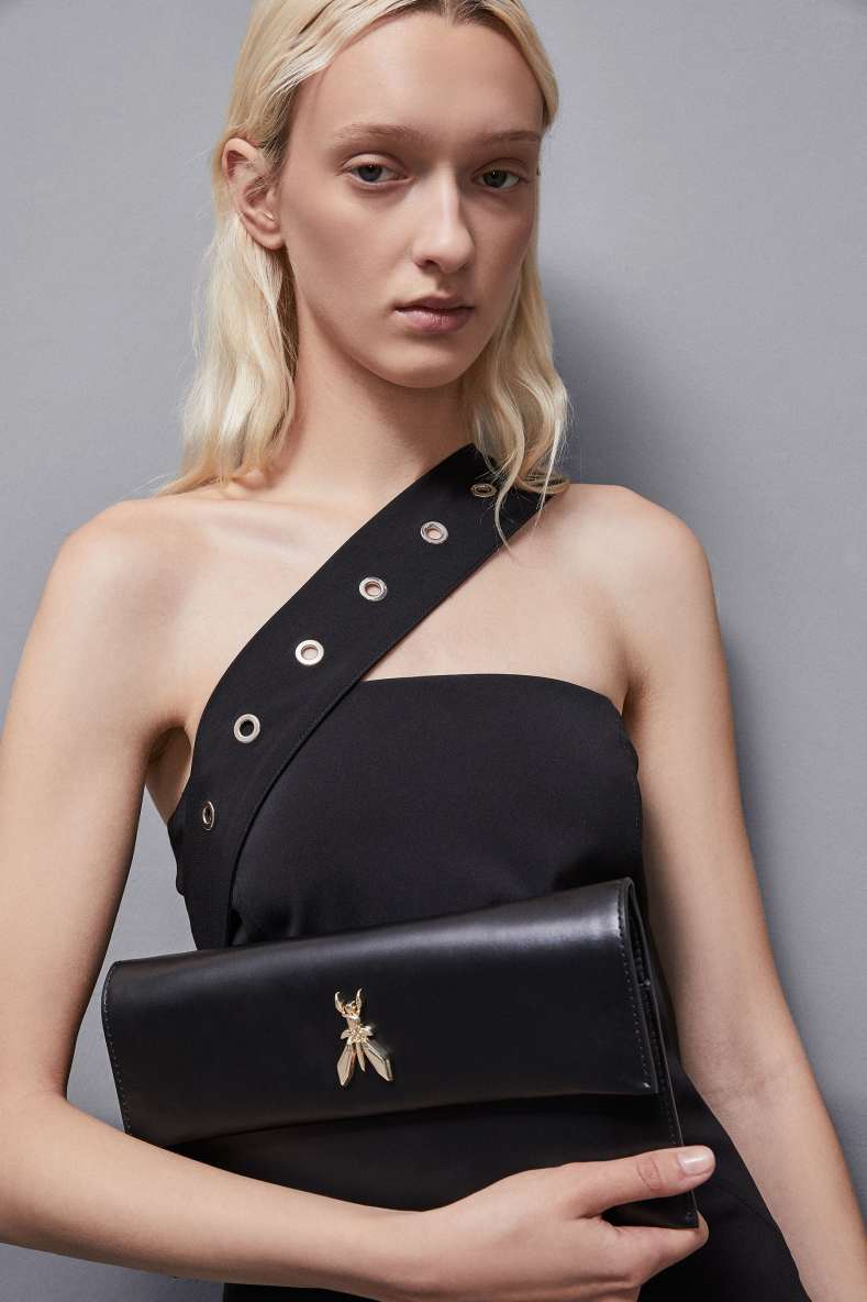 Fly leather clutch bag with chain, Black, Patrizia Pepe