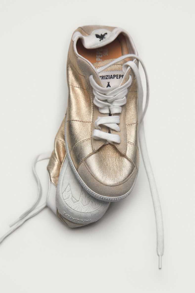 SKIN Sneakers &apos;93 in laminated nappa leather, Gold, Patrizia Pepe