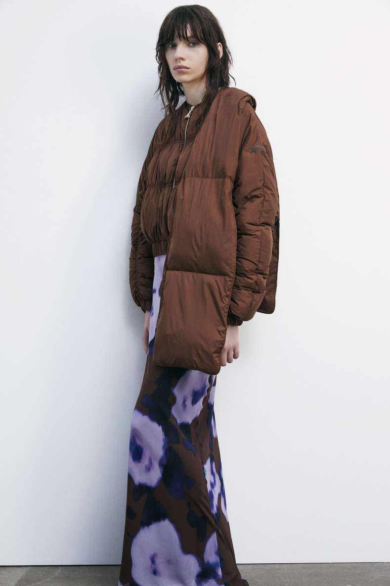 Short oversized down jacket with removable scarf, Brown, Patrizia Pepe