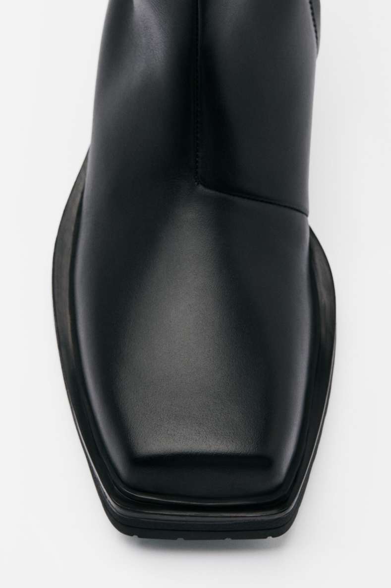 Low leather ankle boots with square toe, Black, Patrizia Pepe