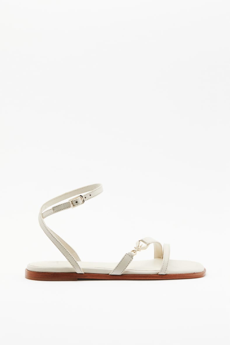 Square Essential Fly flat sandals in nappa leather, White, Patrizia Pepe