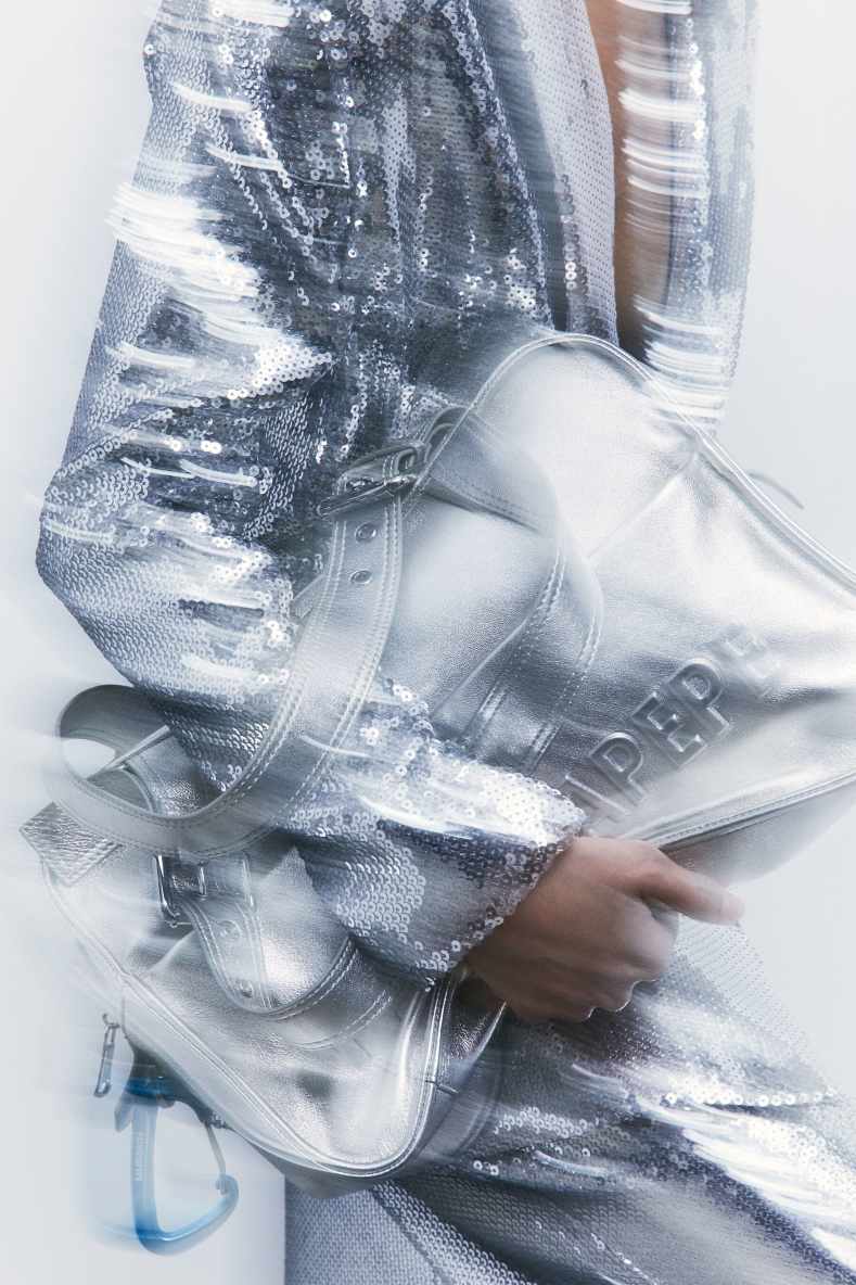 (IM)PERFECTION shopping bag in laminated leather, Silver, Patrizia Pepe