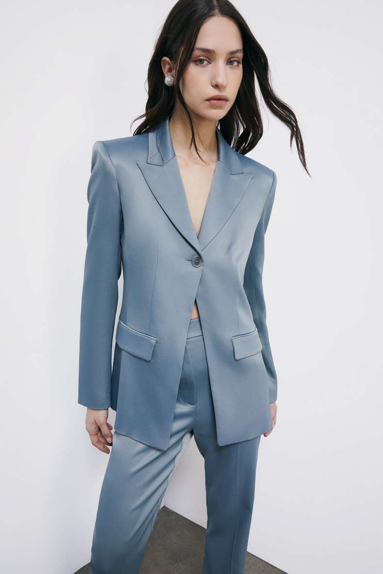 Blazer de sat&eacute;n con cut-out, Gris