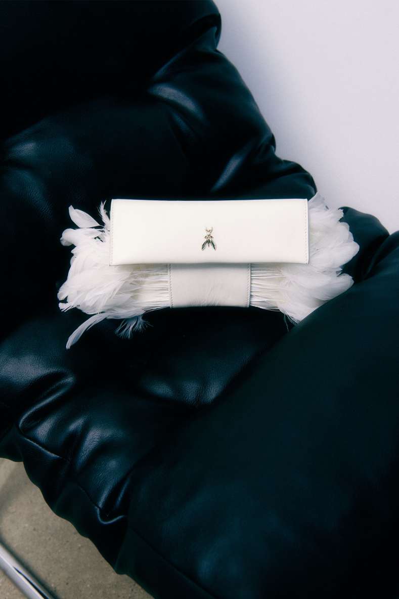 Leather Feather Pochette, White, Patrizia Pepe