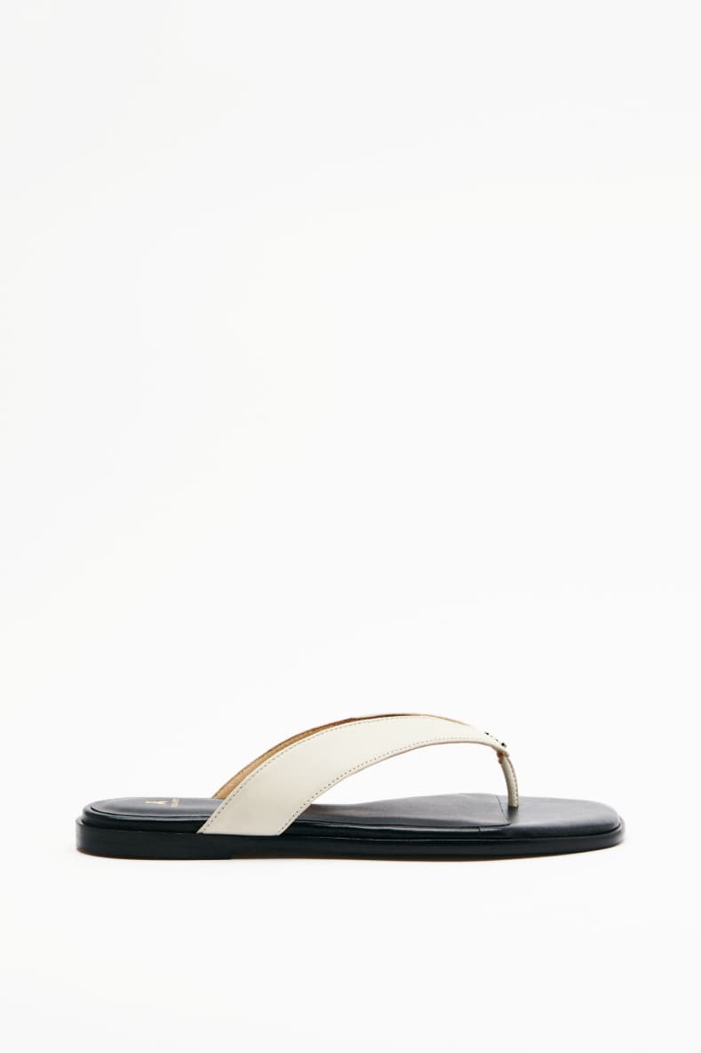 Essential Fly flat thong sandals in nappa leather, White/Black, Patrizia Pepe