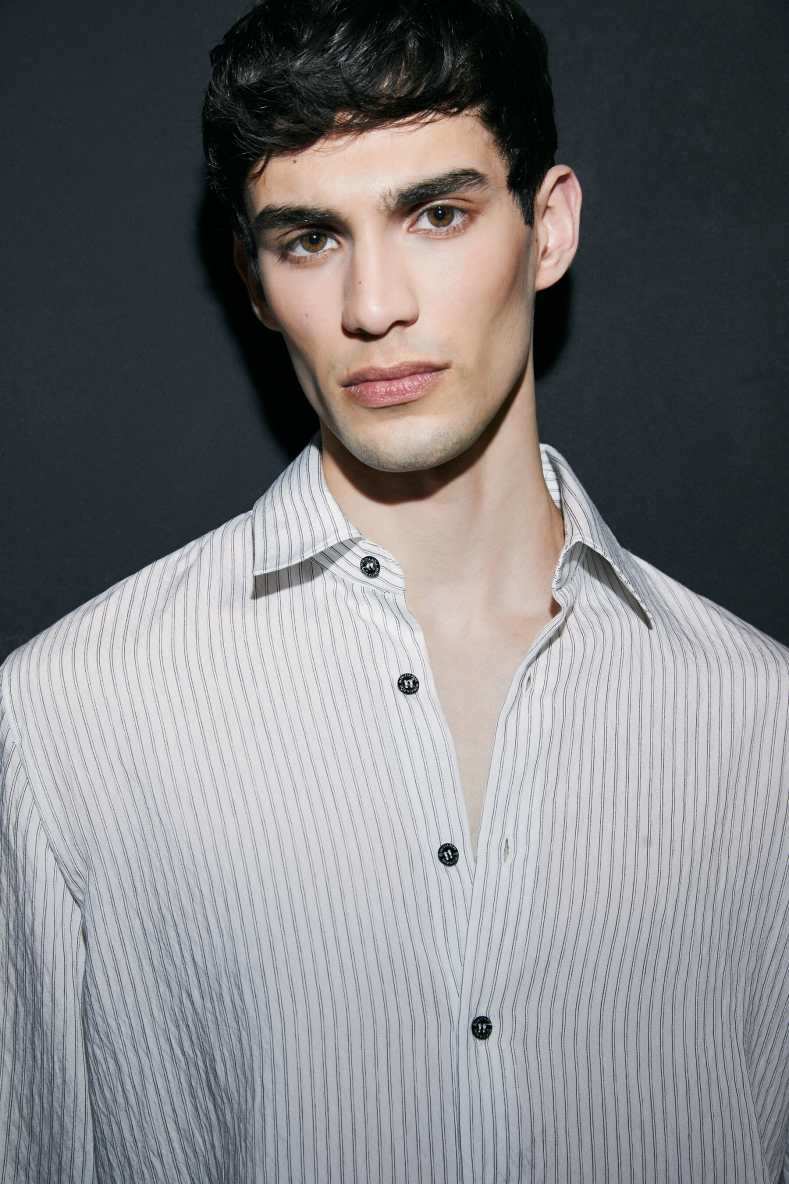 Camisa fluida de rayas diplom&aacute;ticas en viscosa texturizada, Rayas