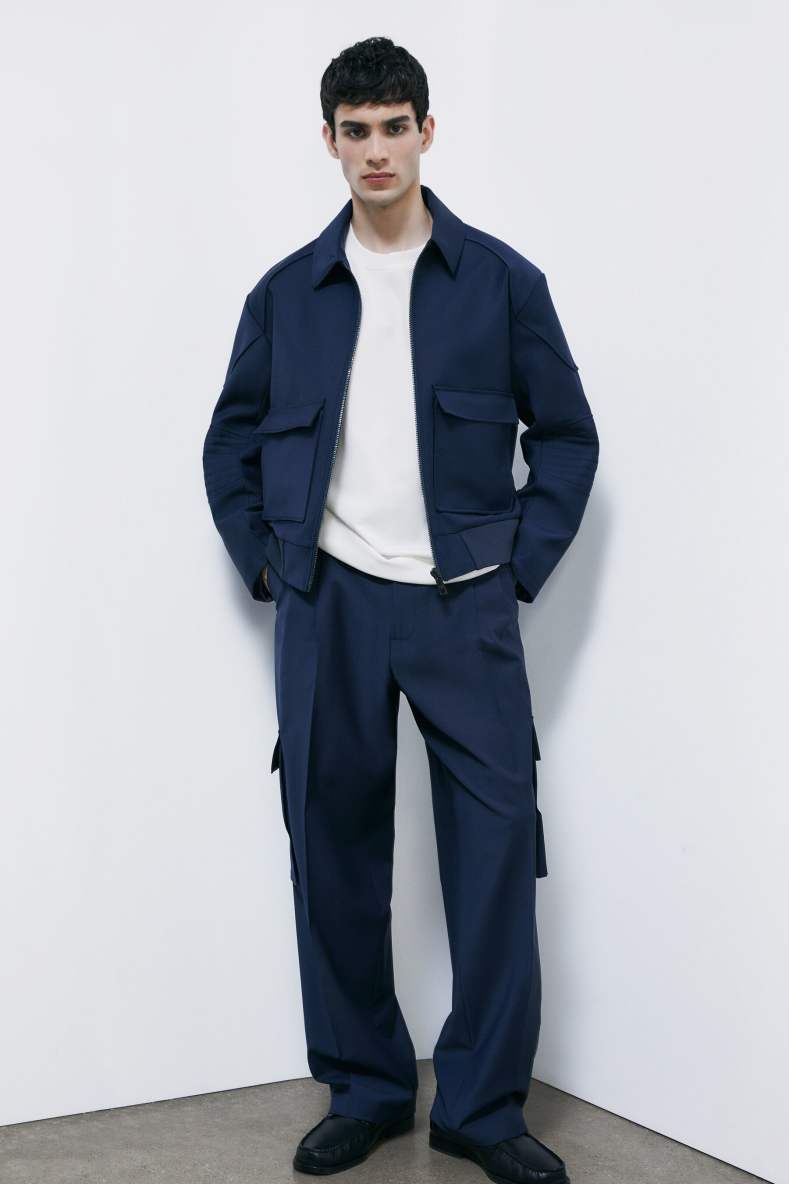 Pantal&oacute;n cargo oversize en mezcla ligera de lana el&aacute;stica, Azul