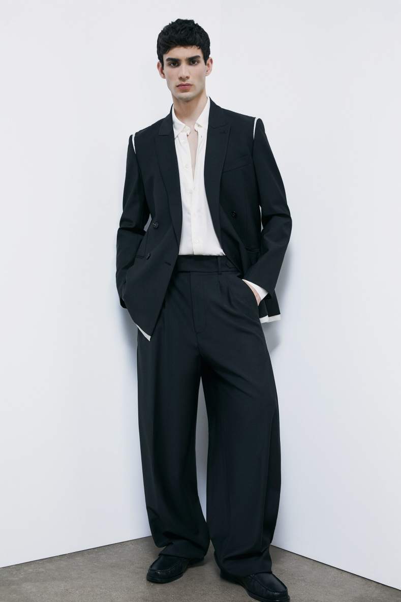 Pantal&oacute;n oversize con pinzas en mezcla ligera de lana el&aacute;stica, Negro