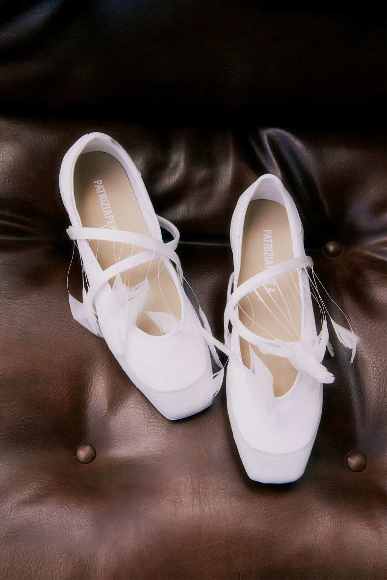 Dancing SKIN ballerinas with feather detail, White, Patrizia Pepe