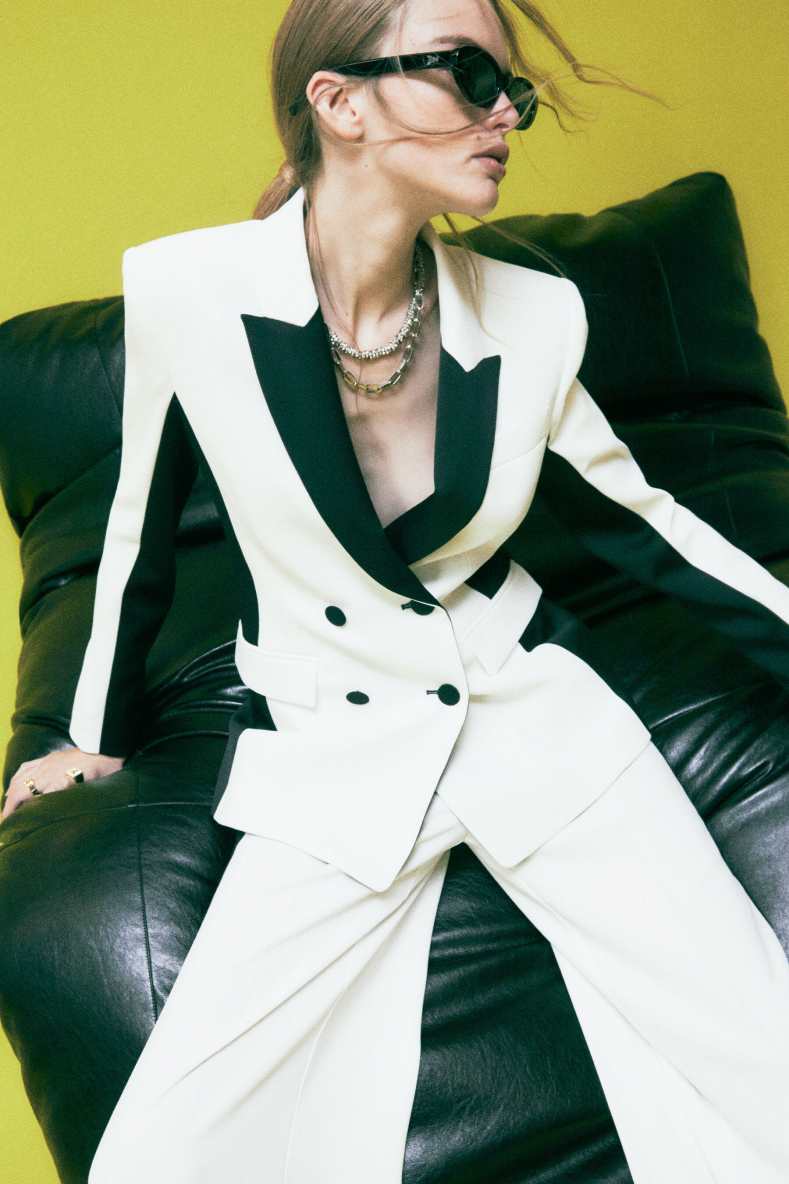 Blazer crois&eacute; en cr&ecirc;pe de satin, Blanc7Noir, Patrizia Pepe