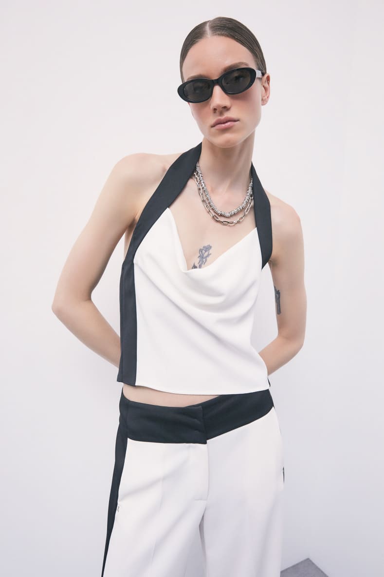Top dos nu halter avec d&eacute;tails contrastants, Blanc7Noir, Patrizia Pepe