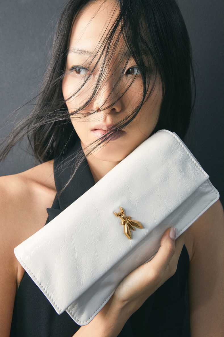 Soft crinkle leather clutch, White, Patrizia Pepe