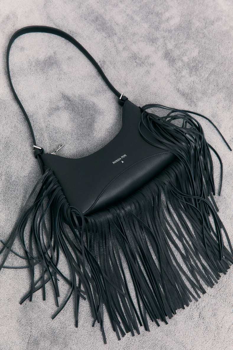 Leather shoulder bag with fringes, Black, Patrizia Pepe
