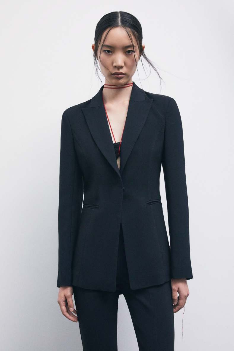 &ldquo;My SKIN Tailoring&rdquo; fitted blazer in cr&ecirc;pe, Black, Patrizia Pepe