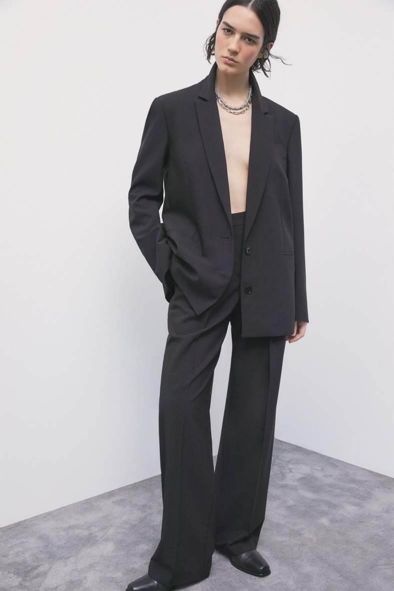 Pantal&oacute;n fluido de gabardina, Negro