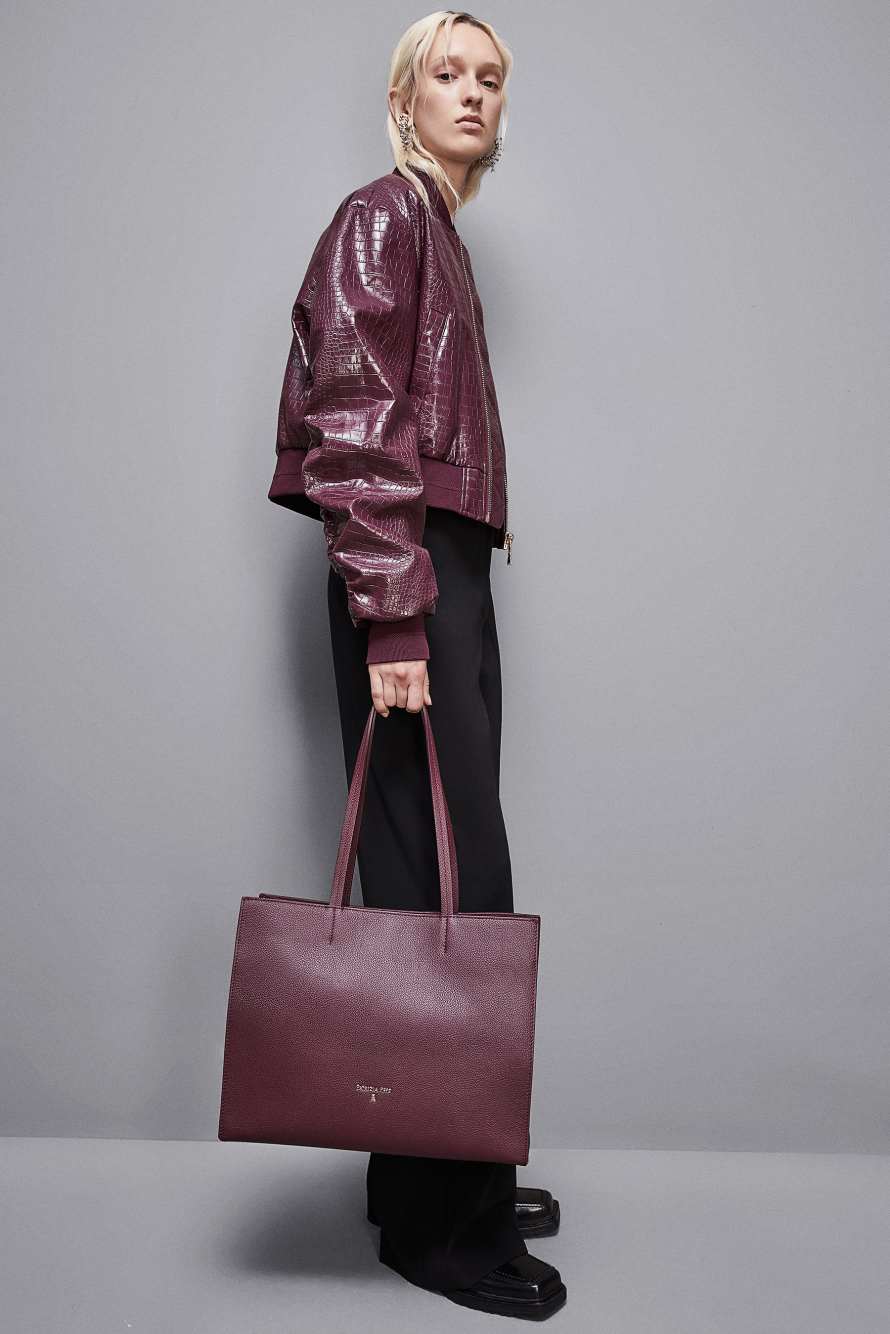 Borsa shopping in pelle martellata, Viola, Patrizia Pepe