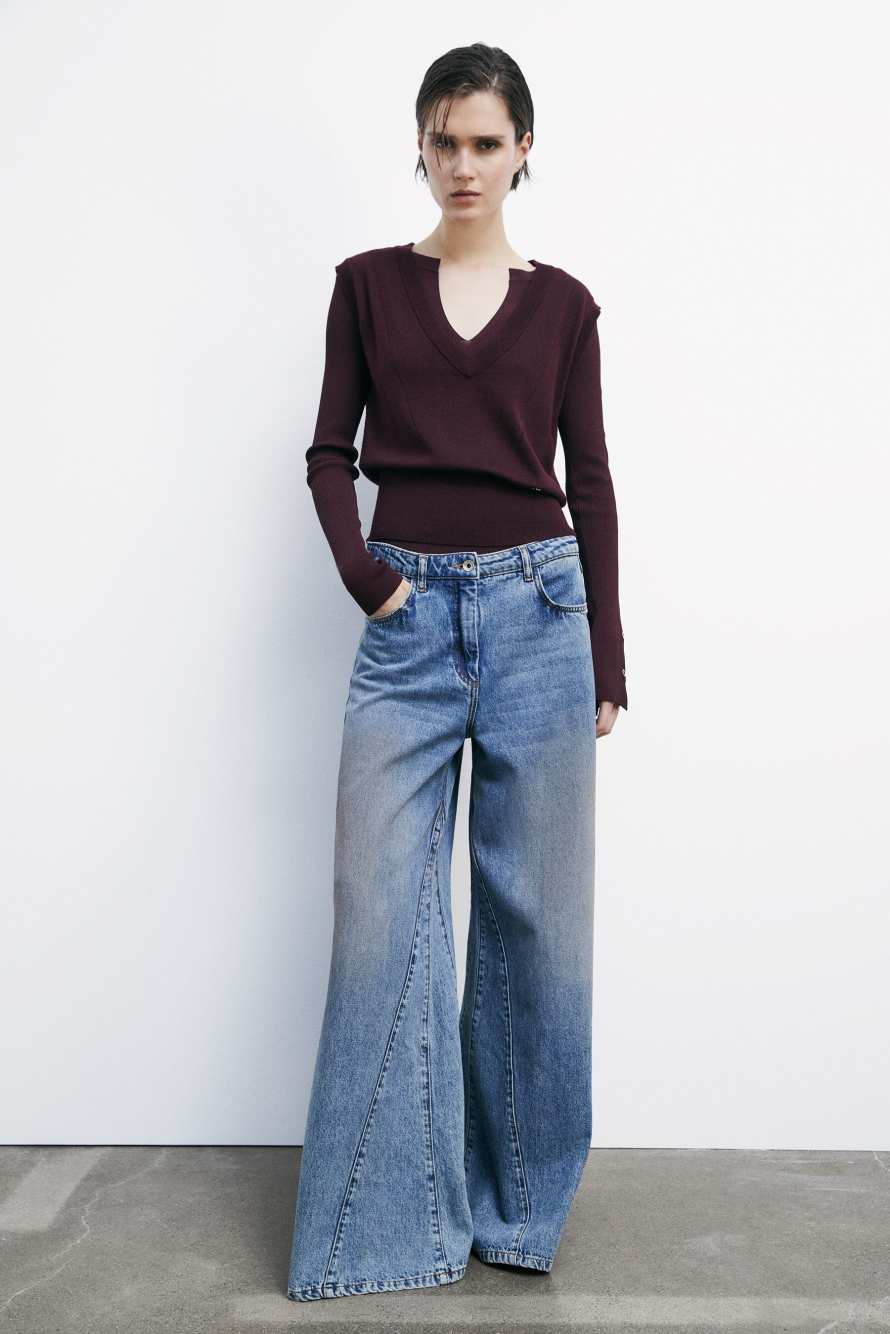 "ESSENTIAL" wool vest with V-neckline, Bordeaux, Patrizia Pepe