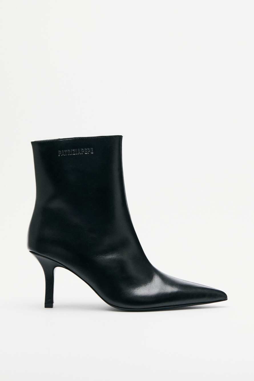 Minimal Shape ankle boots in leather, Black, Patrizia Pepe