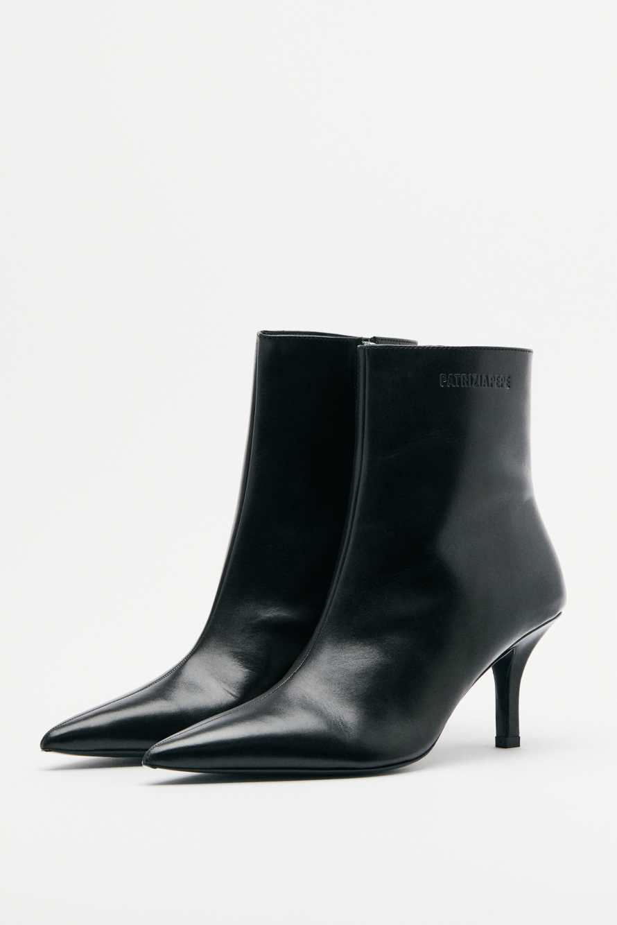 Minimal Shape ankle boots in leather, Black, Patrizia Pepe