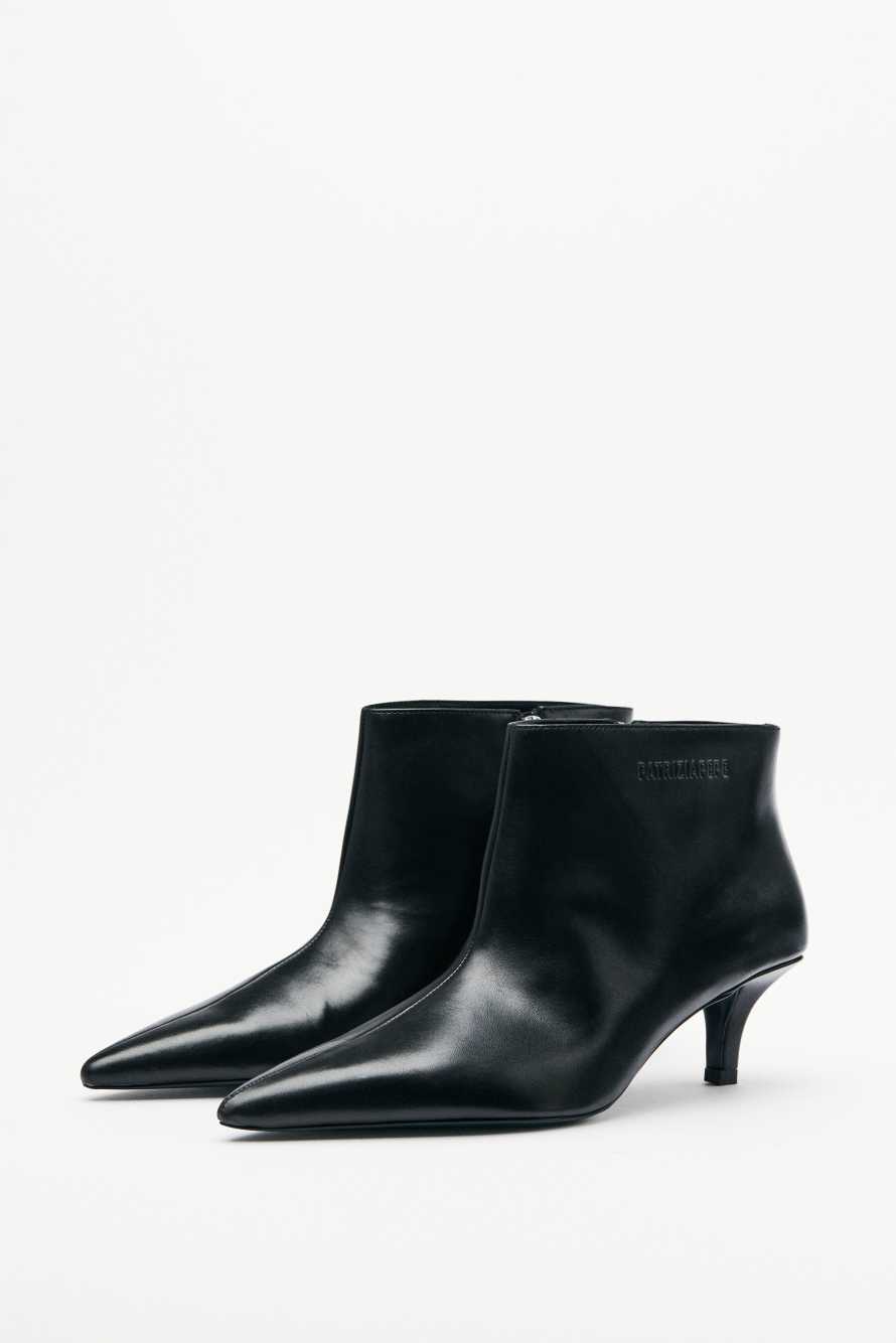 Low Minimal Shape ankle boots in leather, Black, Patrizia Pepe