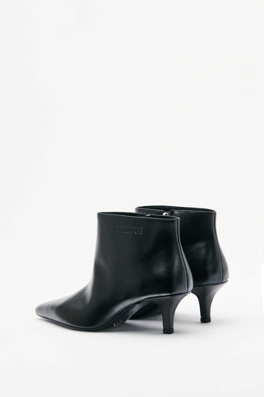 Low Minimal Shape ankle boots in leather, Black, Patrizia Pepe