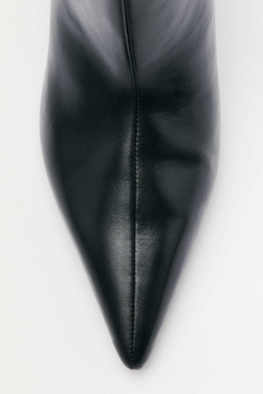 Low Minimal Shape ankle boots in leather, Black, Patrizia Pepe