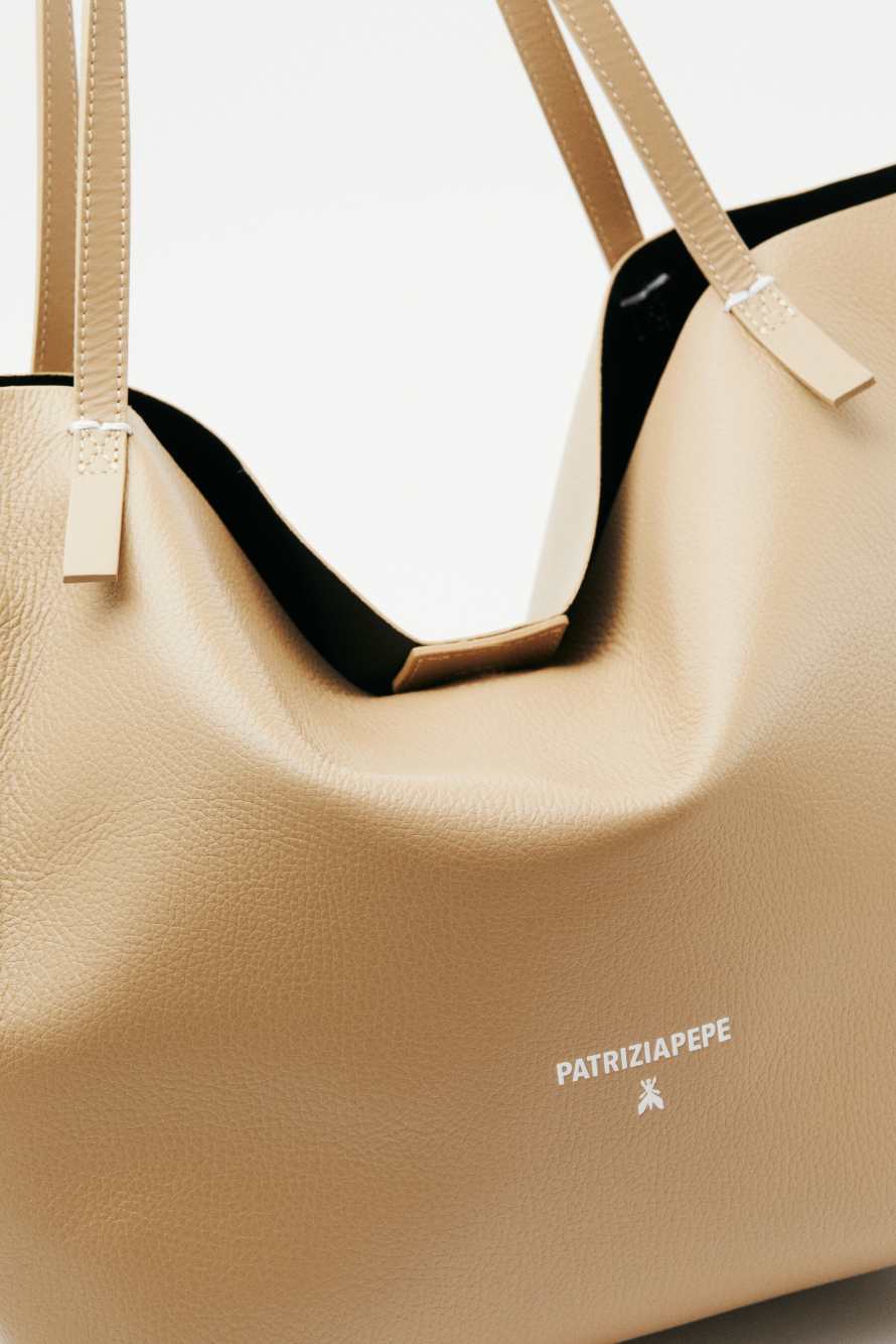 Never Complete shopping bag in hammered leather, Beige, Patrizia Pepe