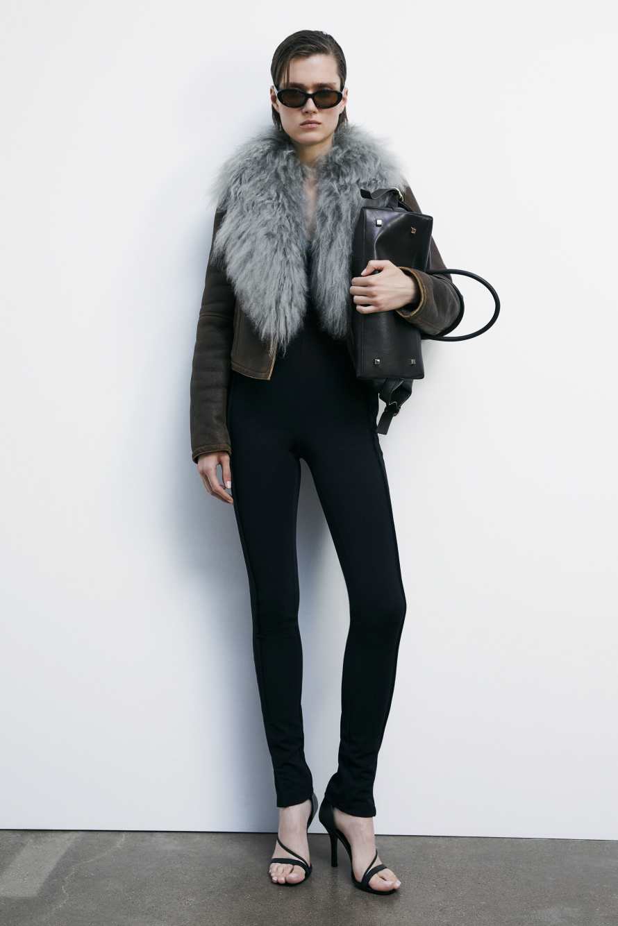 Короткая дублёнка с меховым воротником, коричневый, Patrizia Pepe