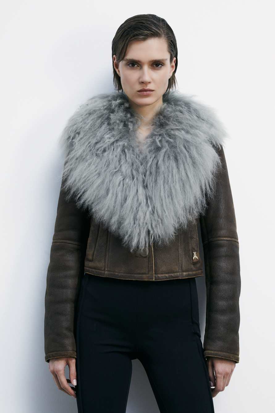 Короткая дублёнка с меховым воротником, коричневый, Patrizia Pepe
