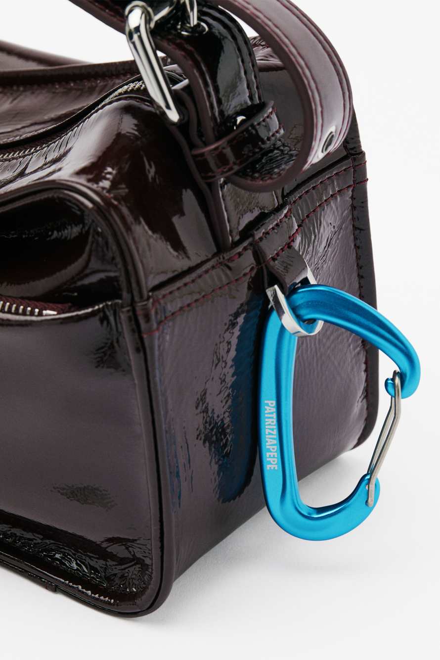 (IM)PERFECTION medium glossy crossbody bag, Bordeaux, Patrizia Pepe