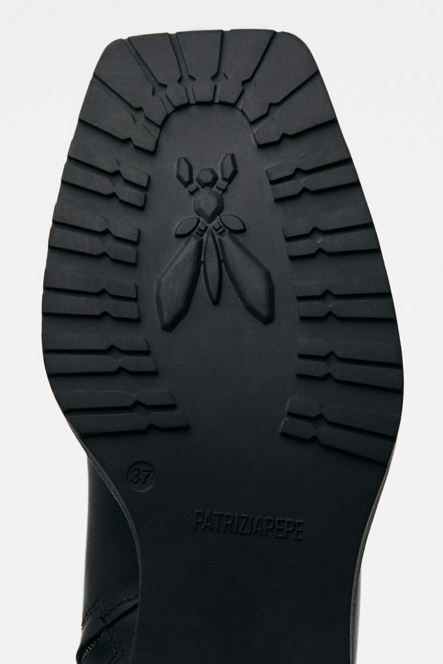 Low leather ankle boots with square toe, Black, Patrizia Pepe