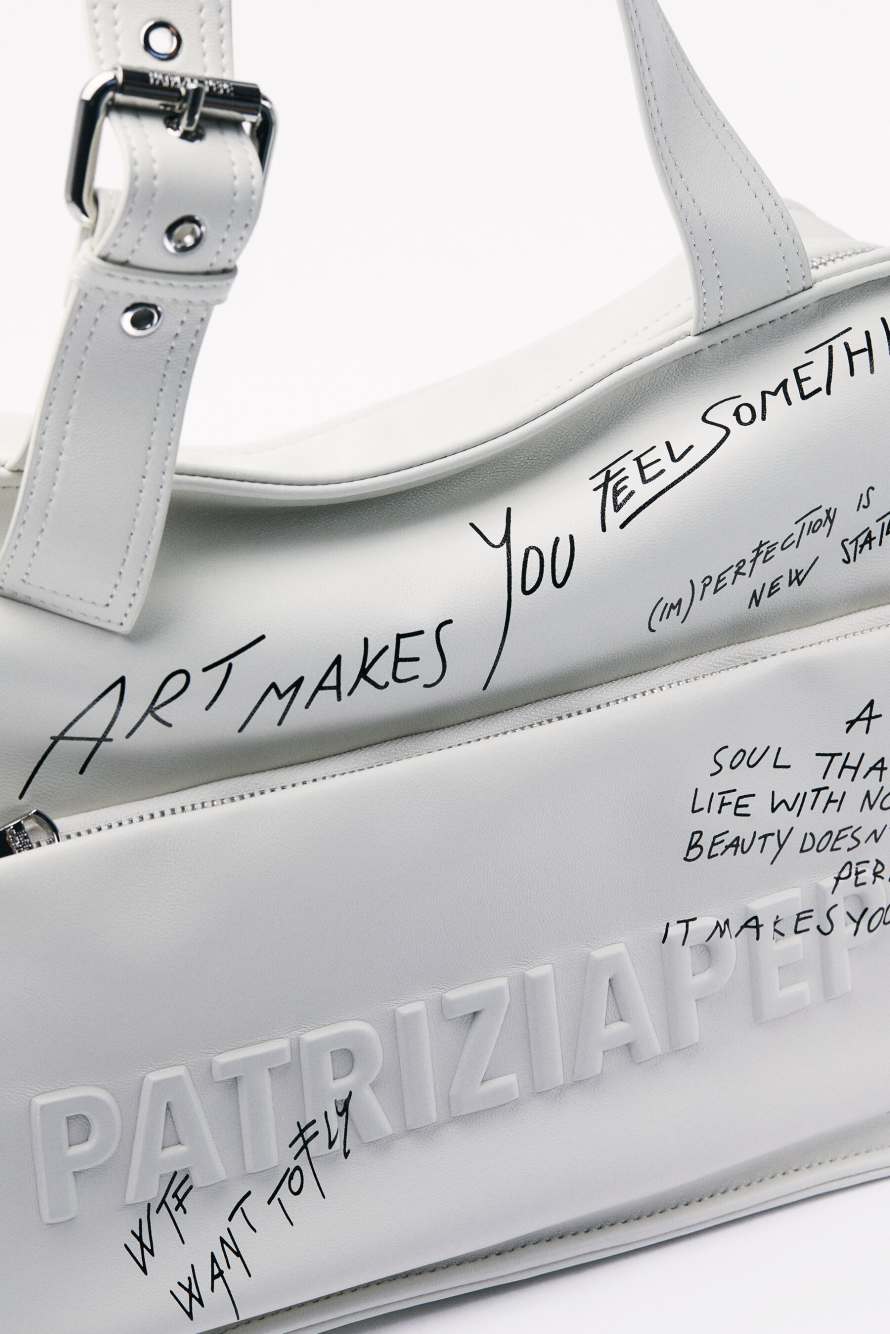 (IM)PERFECTION shopping bag in leather with calligraphic print, White, Patrizia Pepe