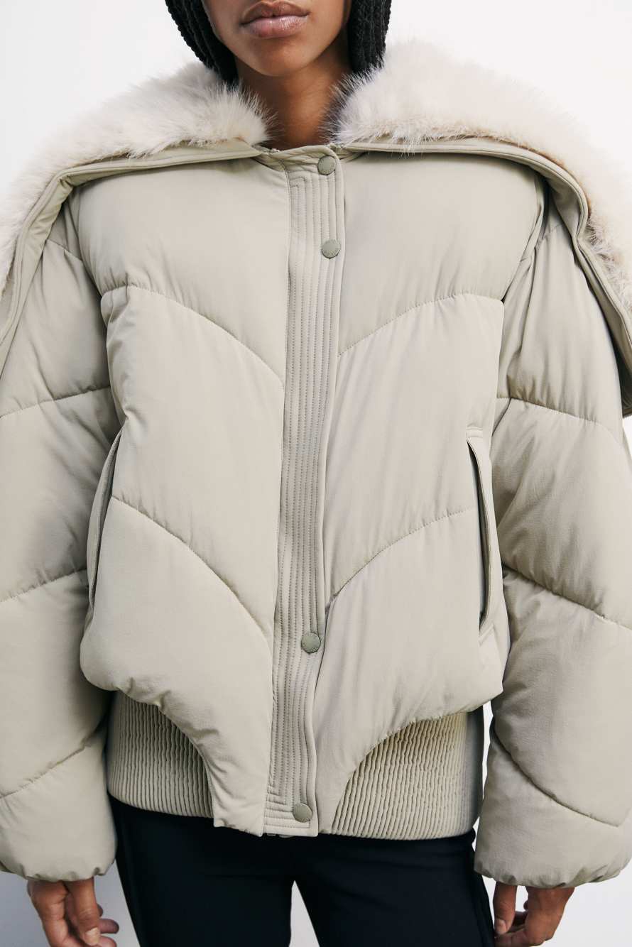 Короткая объемная куртка-бомбер с ворсистым воротником, бежевый, Patrizia Pepe