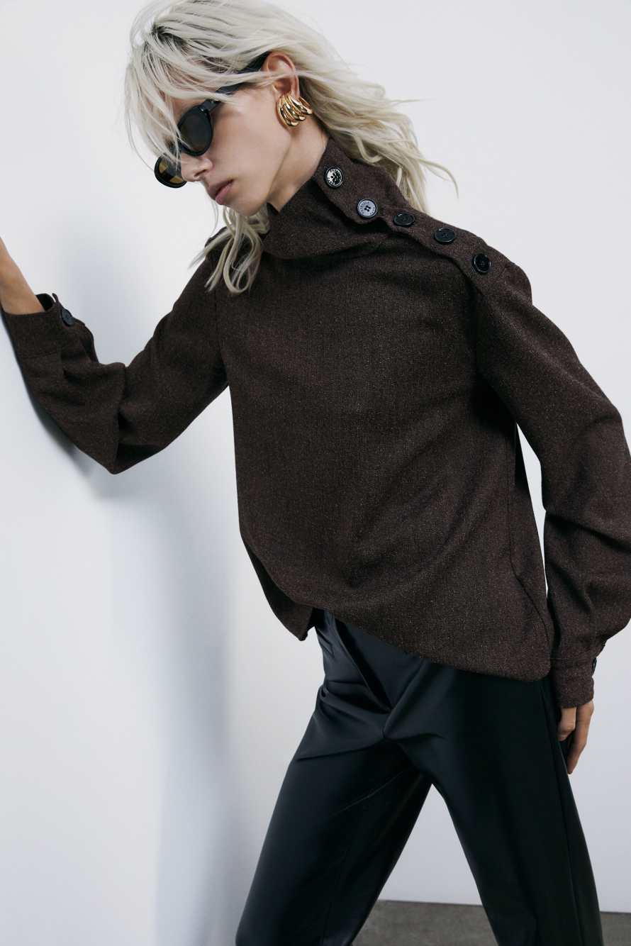 Strukturiertes Shirt mit hohem Kragen, Braun, Patrizia Pepe