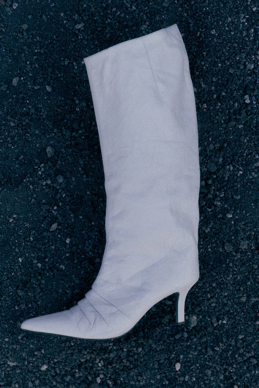 New Minimal Shape leather crinkle boots with heel, White, Patrizia Pepe