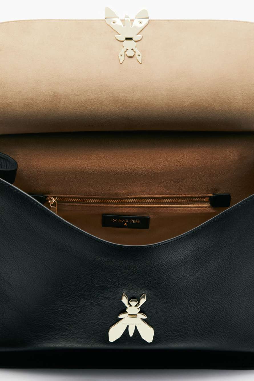 Soft Essential Fly large leather shoulder bag, Black, Patrizia Pepe