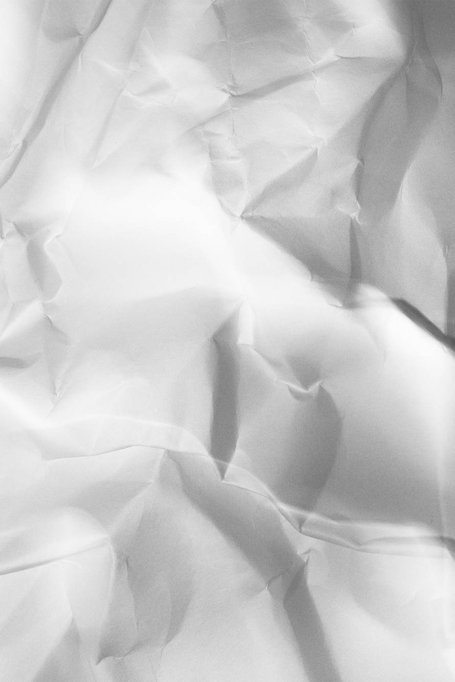 (IM)PERFECTION shopping bag in crinkle leather, White, Patrizia Pepe