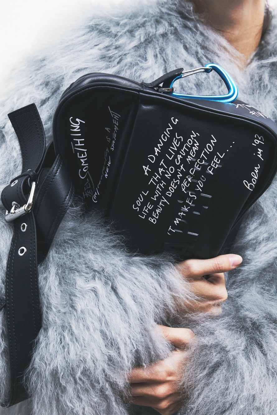 (IM)PERFECTION shopping bag in leather with calligraphic print, Black, Patrizia Pepe