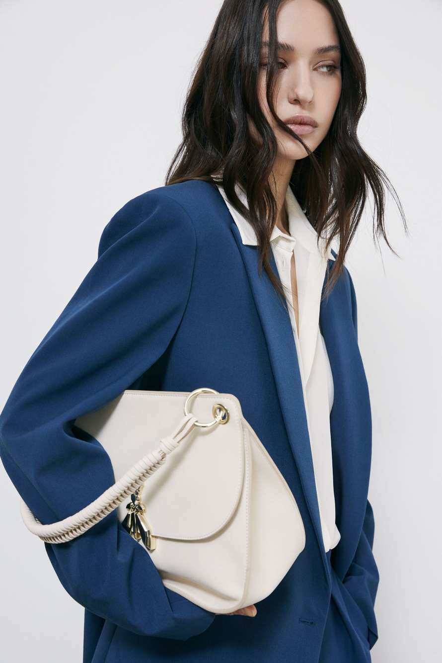 Soft Essential Fly medium leather shoulder bag, White, Patrizia Pepe