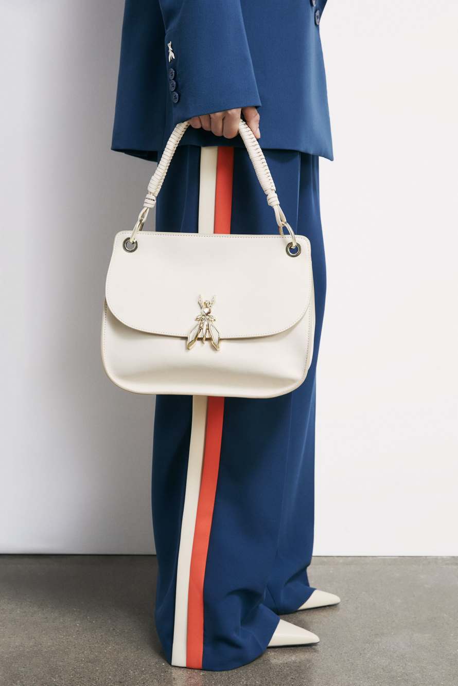 Soft Essential Fly medium leather shoulder bag, White, Patrizia Pepe