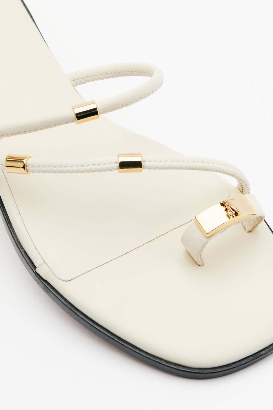 Flat Essential Fly Sandals, White, Patrizia Pepe