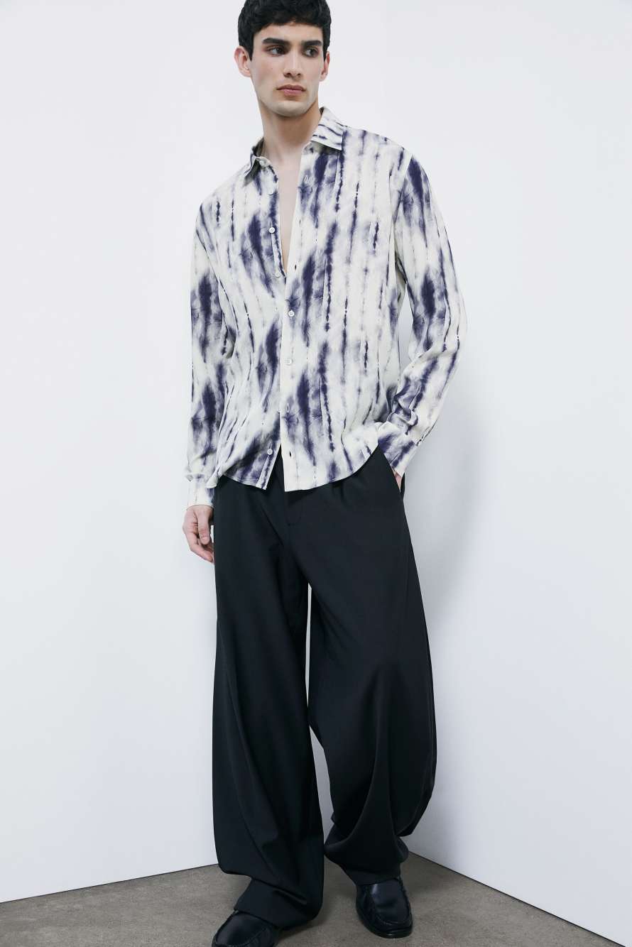 Camisa holgada con estampado gr&aacute;fico de viscosa, Fantas&iacute;a abstracta