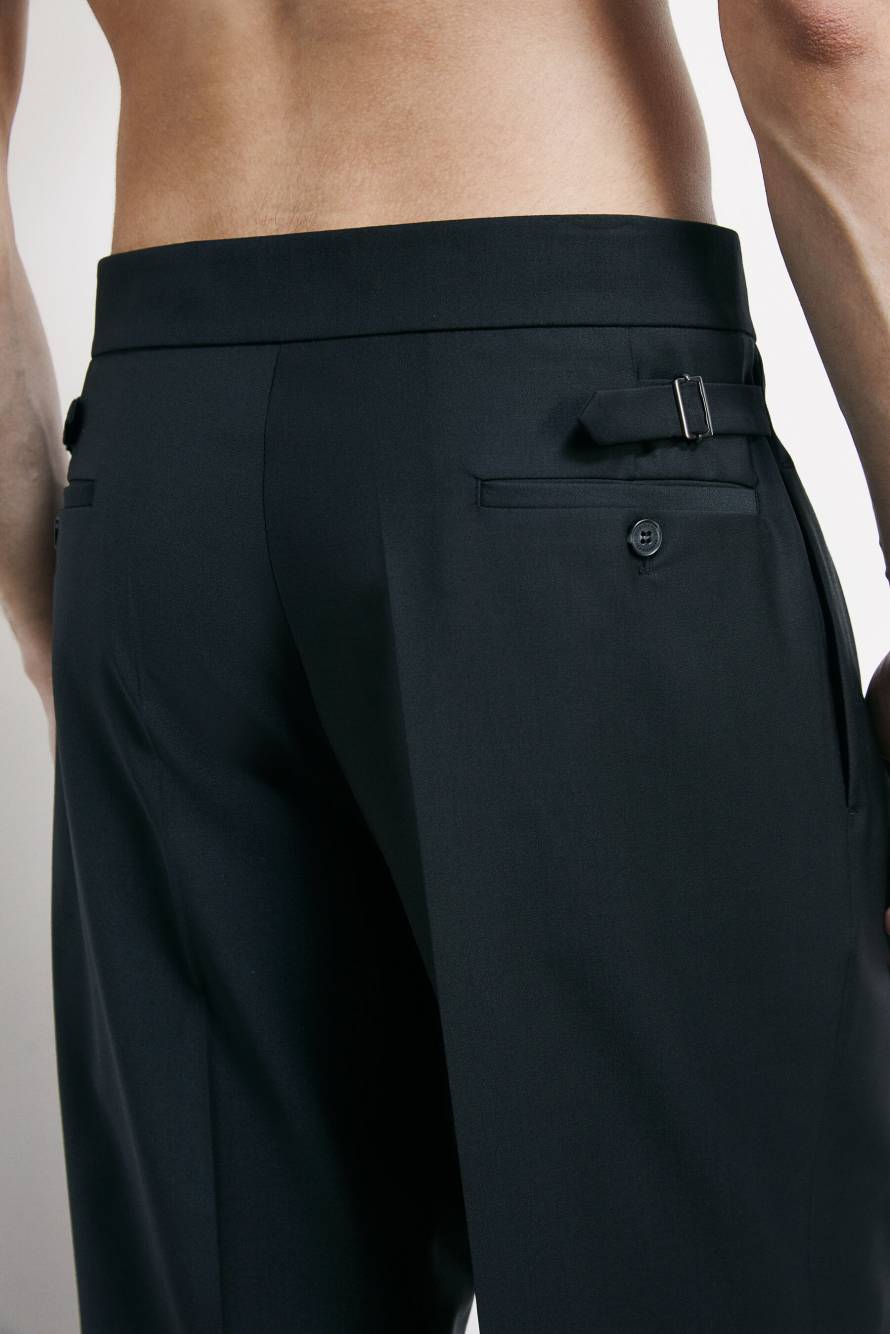 Shorts sartoriales en mezcla ligera de lana el&aacute;stica, Negro